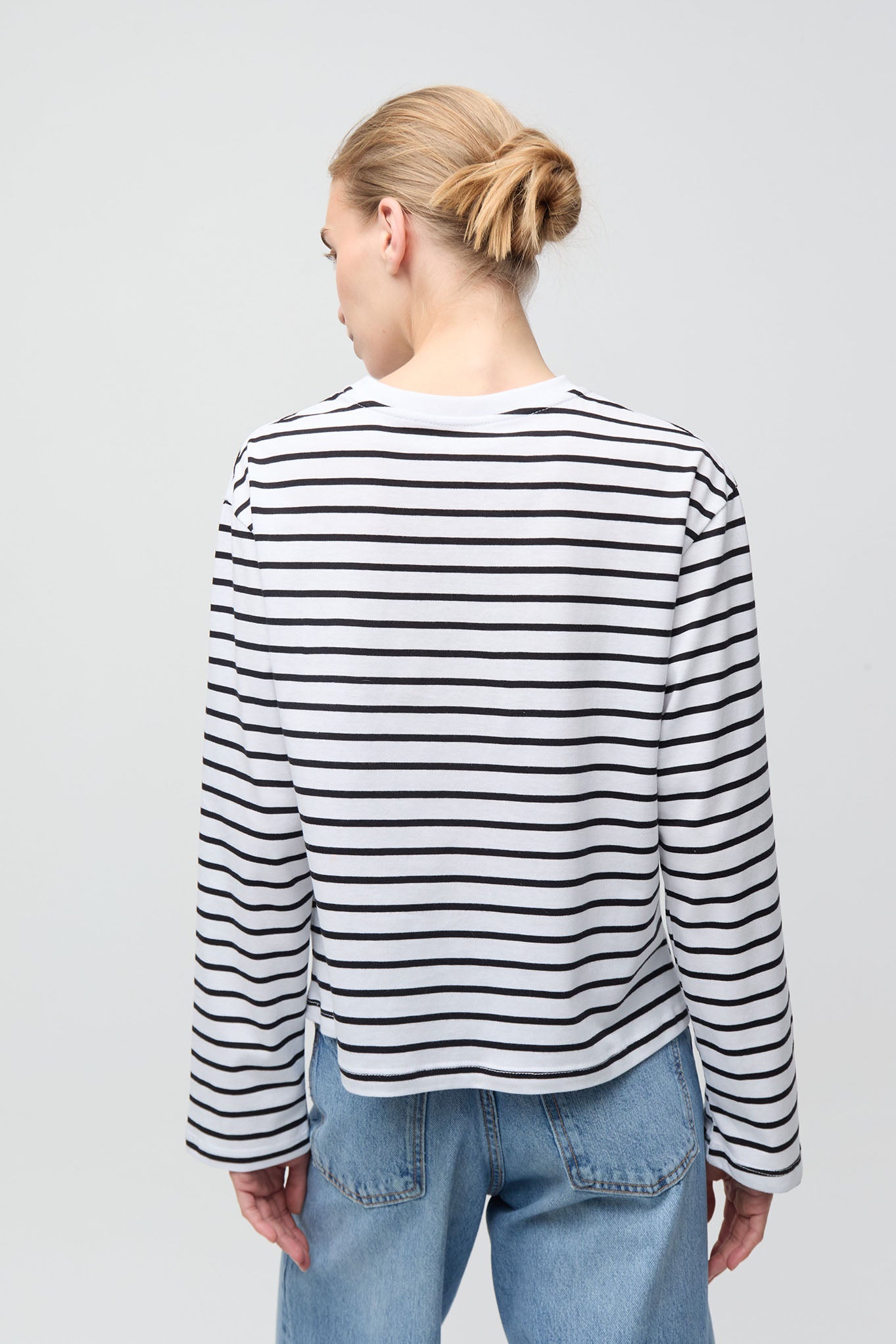 REMERA RAYAS