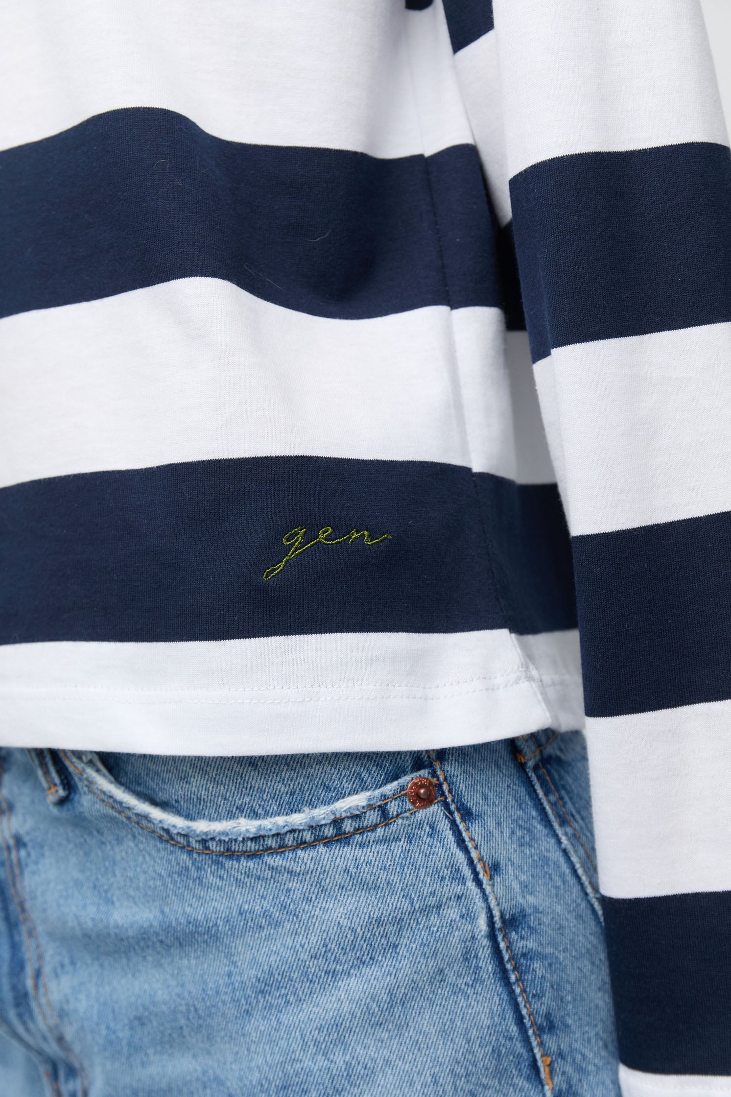 REMERA RAYAS