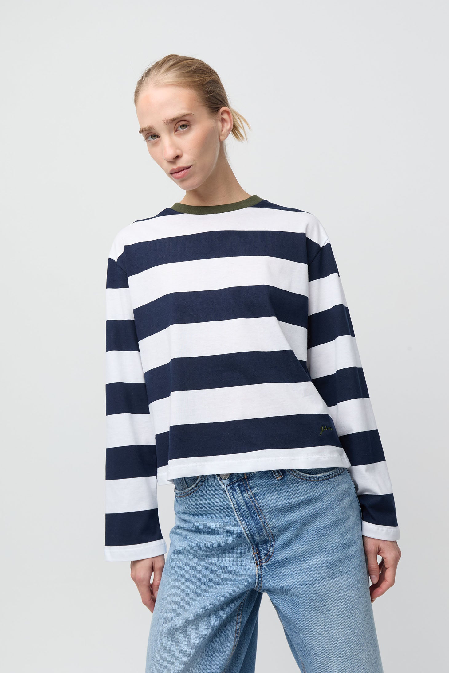 REMERA RAYAS