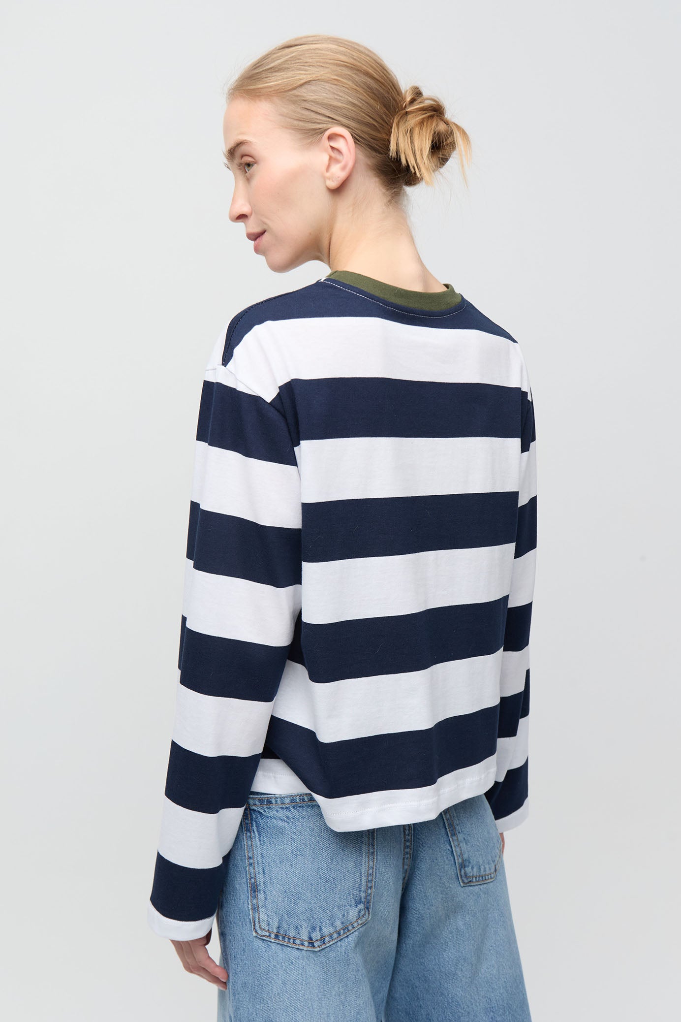 REMERA RAYAS